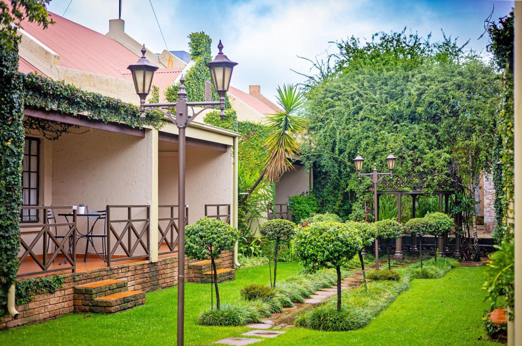 Afrique Boutique Hotel O.R. Tambo Boksburg Exterior photo