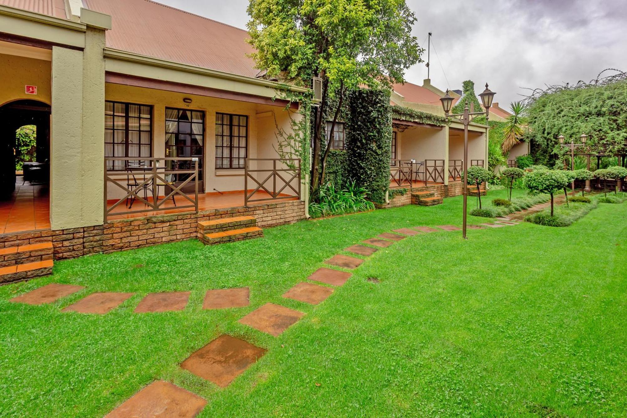 Afrique Boutique Hotel O.R. Tambo Boksburg Exterior photo